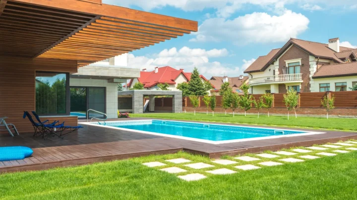 Budget Robotic Pool Cleaners: What $300 Actually Buys