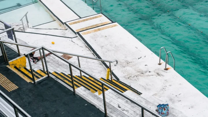 Cloudy Water After the Robot Runs: Causes and Fixes